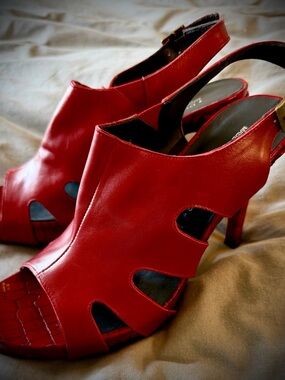 New Donald J Pliner Beaches of Spain Garbo Cutout Slingback Open Heel Shoes 9.5